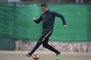 Cristiano Ronaldo firma contrato de largo plazo con Nike