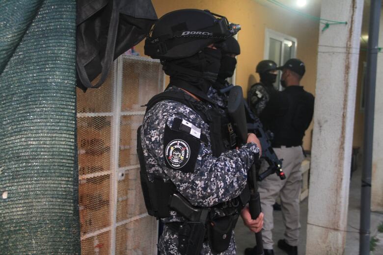 Al menos 11 aprehendidos durante operativo antipandillas en Colón