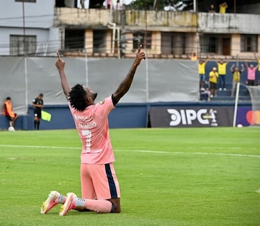 José Fajardo firma dos goles y la Católica se clasifica en la Copa Ecuador