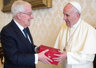 El papa se suma a los elogios para el escritor de 'El Quijote’