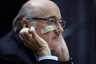 Blatter: Me siento como un 'punching-ball'