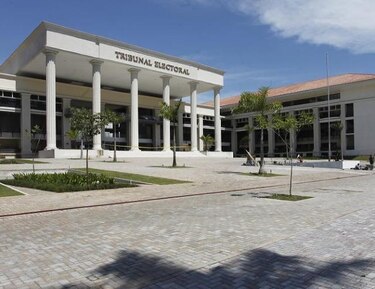 Delegados del Tribunal Electoral supervisan caravana del PRD