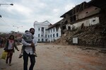 Terremoto de magnitud 7.8 deja muertos en tres países