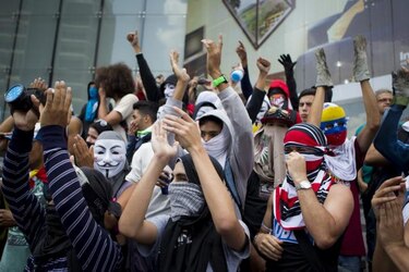 Oposición venezolana dice que Gobierno quiere usar diálogo para evadir crisis