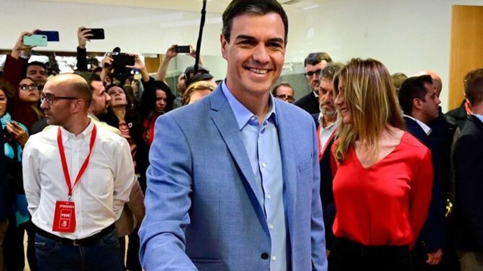 Socialistas ganan las legislativas en España y la extrema derecha entra en el Parlamento