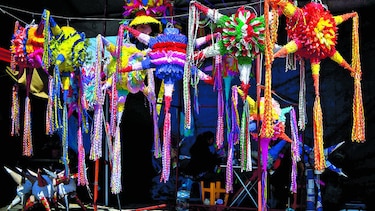 Piñatas para exorcizar el mal