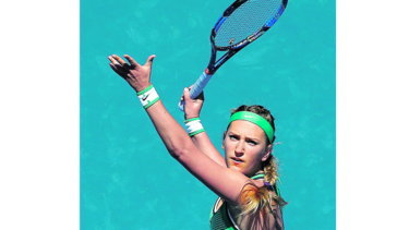 Azarenka gana con dificultades en su regreso