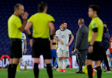 Argentina trastabilla con Paraguay; Ecuador gana a Bolivia duelo de la altura