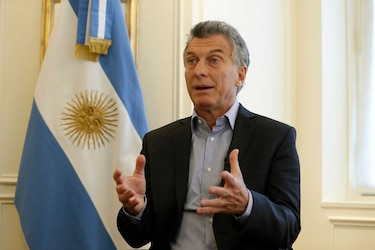 Macri reduce 25% de puestos políticos en gobierno de Argentina