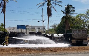 Colisión provoca derrame de combustible y evacuación de personal de agencia de la CSS