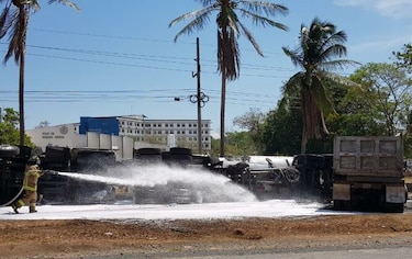 Colisión provoca derrame de combustible y evacuación de personal de agencia de la CSS