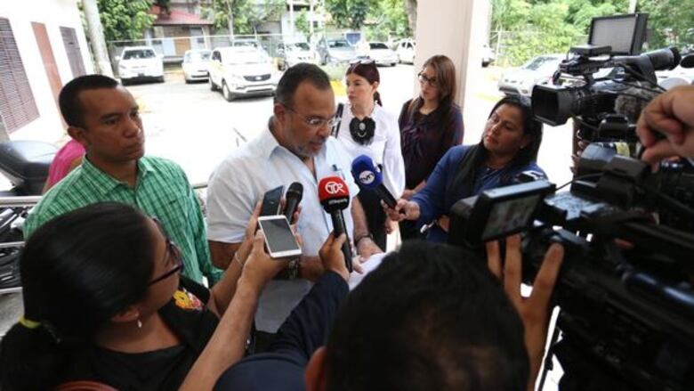 Marta de Martinelli pretende que los medios no informen sobre su familia