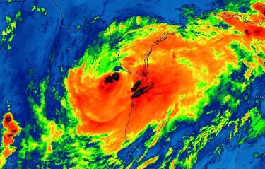 Hanna se degrada a tormenta tropical al pasar por un Texas doblegado por la pandemia