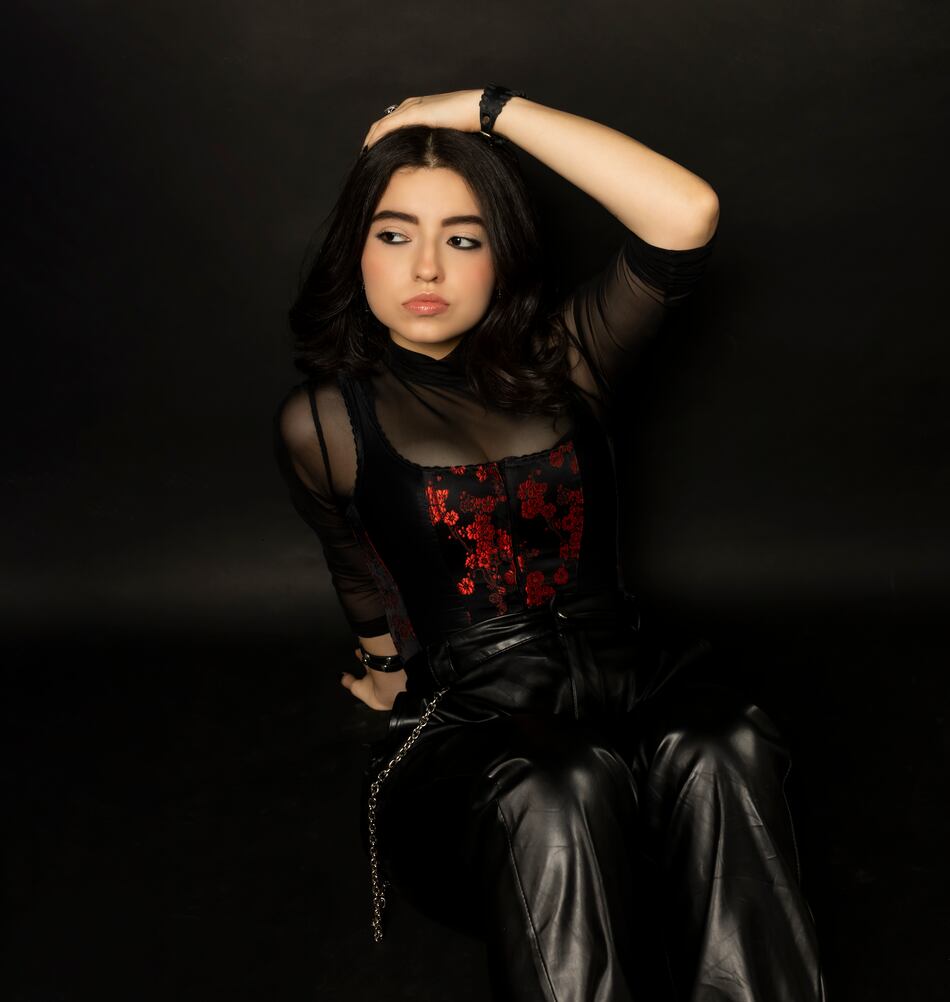 ‘Dopamine’, lo nuevo de la cantante y compositora panameña Sofía Lovag