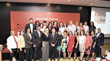 Mapfre reconoce méritos de sus colaboradores de mayor antigüedad