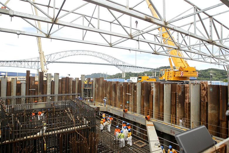 Comienza el vaciado de concreto en la imponente Torre Este del Cuarto Puente 