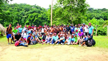 Corprensa reforesta en Parara Púru