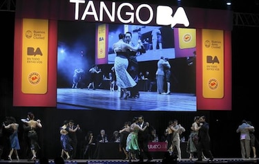 Pareja de argentino y uruguaya gana el Mundial de Tango