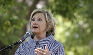 Correos de Hillary Clinton son calificados de confidenciales