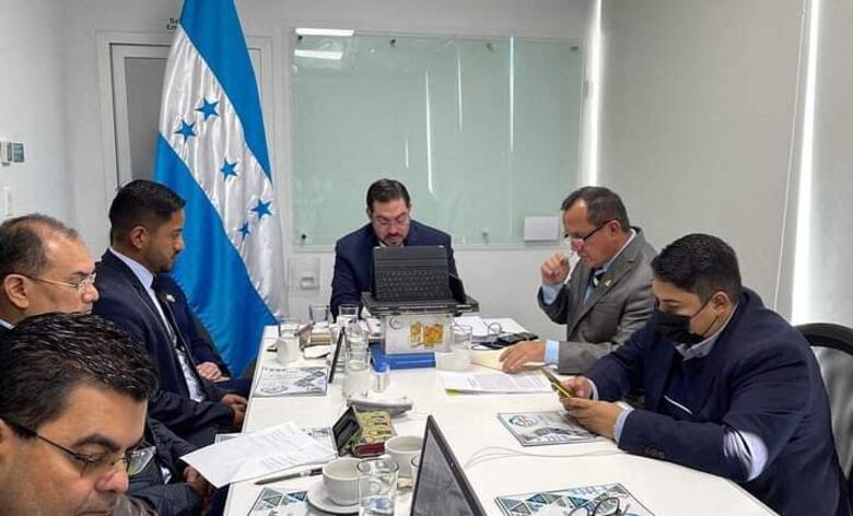 Se extiende la crisis en Honduras con la instalación de dos legislaturas paralelas