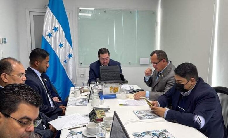 Se extiende la crisis en Honduras con la instalación de dos legislaturas paralelas