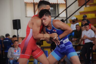Luchadores competirán en colchoneta y en la arena