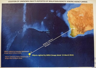Reanudan búsqueda de restos del avión de Malaysia Airlines