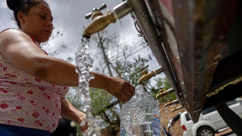 Crisis del agua en Puerto Rico: por qué a cientos de miles de personas se les está racionando el suministro en la isla