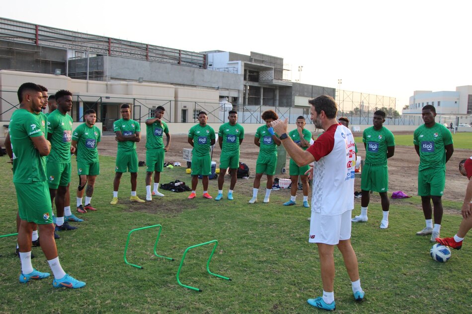 ‘La Sele’ realiza su primer entrenamiento de cara al partido amistoso ante Baréin