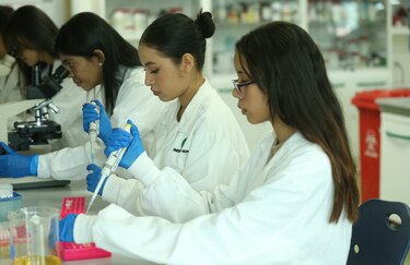 Las mujeres científicas en Panamá son minoría: Senacyt