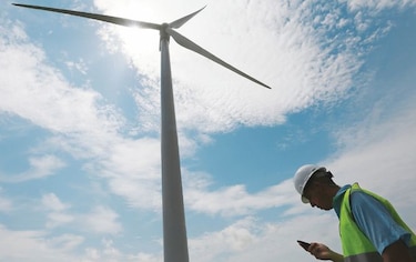Energía solar y eólica relegan a otras fuentes limpias