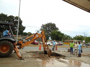 Residentes del centro de Chitré, sin agua por rotura de tubería