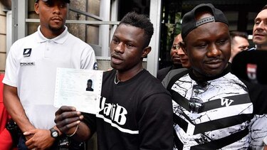 Joven que salvo a un niño obtiene permiso de residencia en Francia