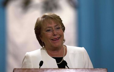 Bachelet dice que desconocía reunión de su hijo por millonario crédito