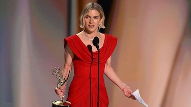 Premios Emmy 2026: estos son los ganadores de una gala en la que hizo historia la serie de comedia ‘Widow’s Bay’