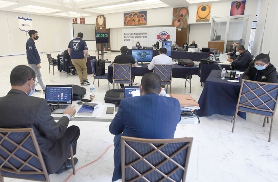 Efecto Lombana; CNRE reforma artículo sobre reparto de curules en el Parlacen