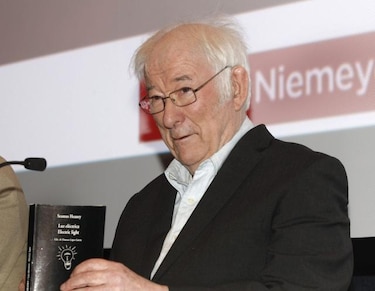 Murió el poeta irlandés y Nobel de literatura Seamus Heaney