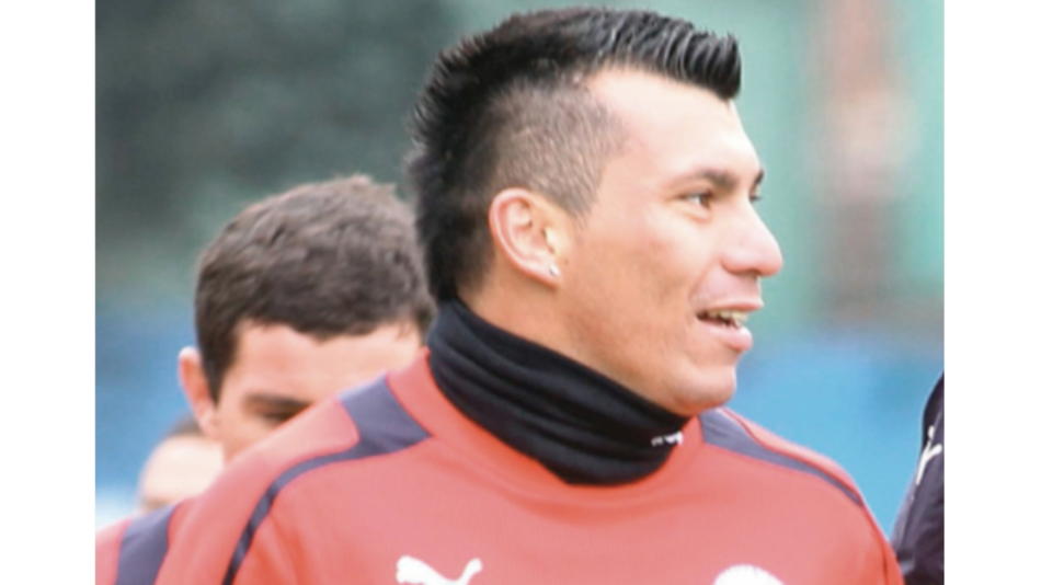 Jugadores de la selección de Chile cancelan fogueo con Perú