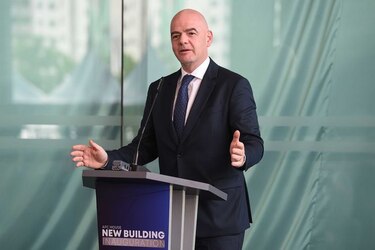 Infantino valora la opción de un Mundial de 48 selecciones desde 2022