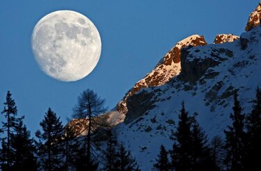 Diseñan las primeras plantas de energía nuclear para la Luna y Marte