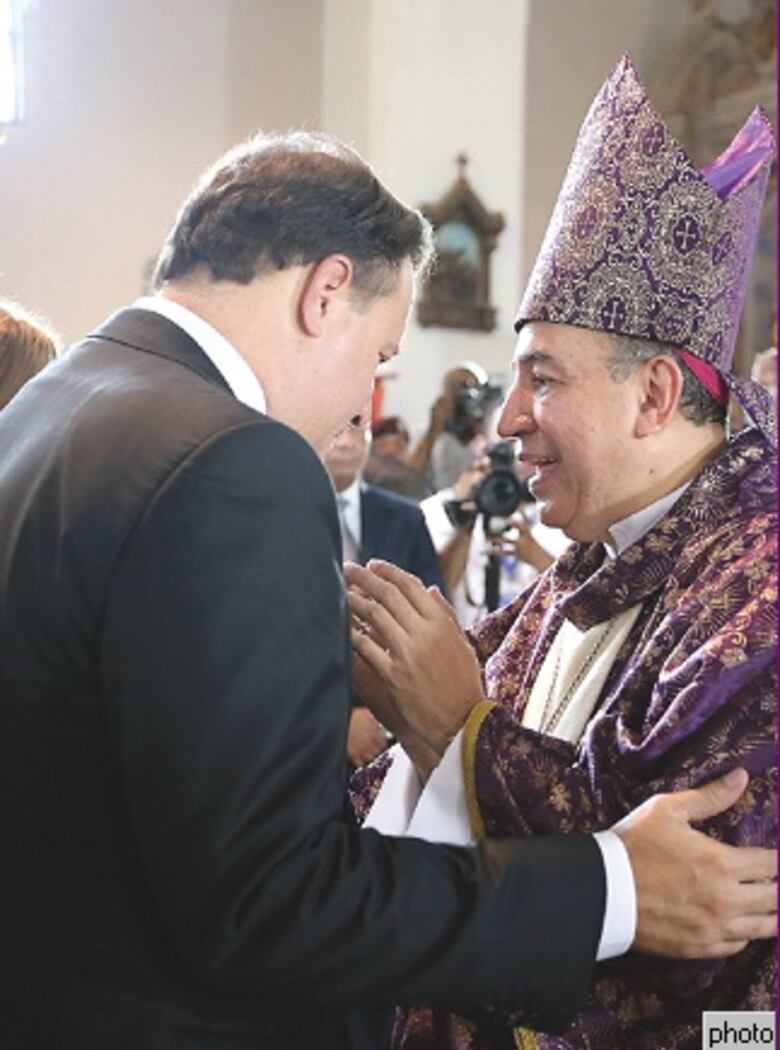 Gobierno dona millones de dólares a la Iglesia católica