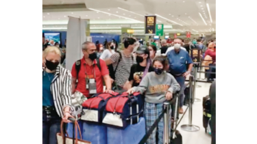 Aduanas estrenó el año con filas interminable de pasajeros en Tocumen