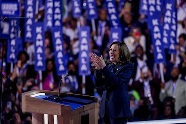 Harris hace historia al aceptar la nominación del Partido Demócrata a la Casa Blanca