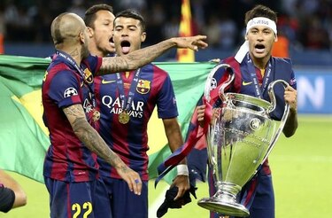 Brasileño Rafinha renueva con el FC Barcelona hasta 2020