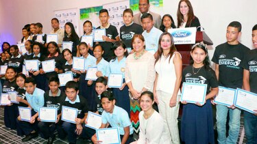 Premiación de programa de RSE de Ford