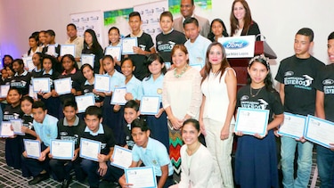 Premiación de programa de RSE de Ford