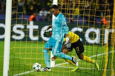 Keylor Navas reaparece con claroscuros cuatro meses después