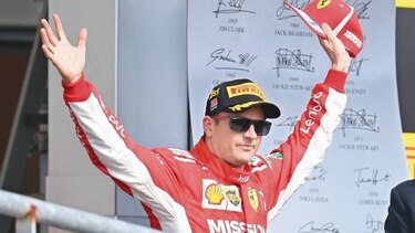 Raikkonen gana y Hamilton, a esperar