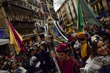 Multitudes en España para ver los desfiles de Reyes Magos