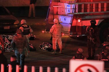 México sube a 40 los muertos por incendio en centro migratorio